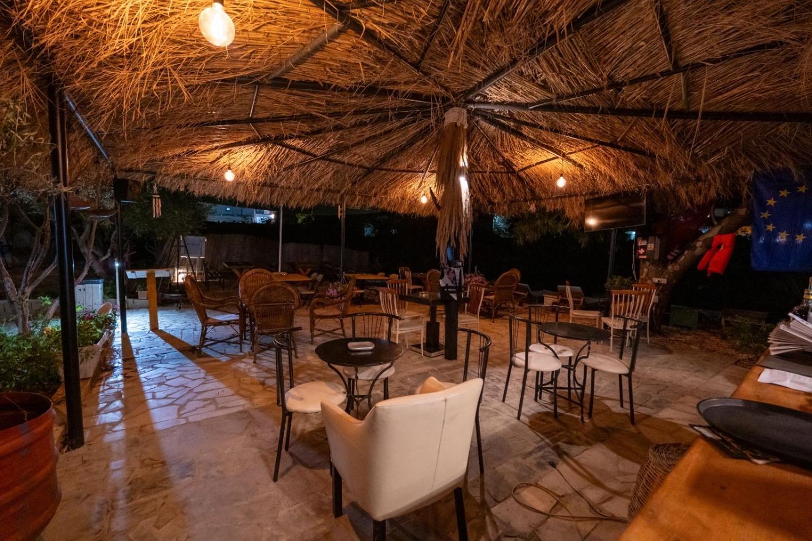 Garden Villa Lake Side & Glamping クサミル エクステリア 写真