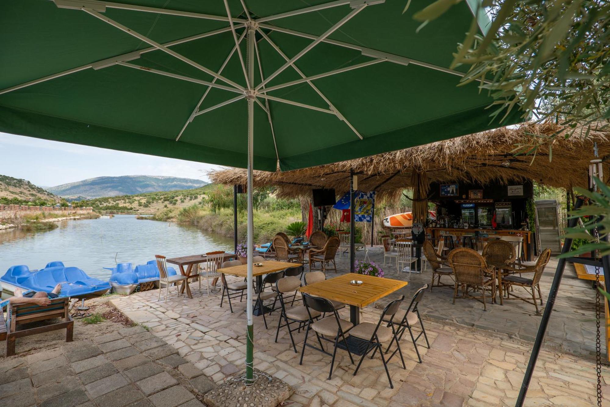 Garden Villa Lake Side & Glamping クサミル エクステリア 写真