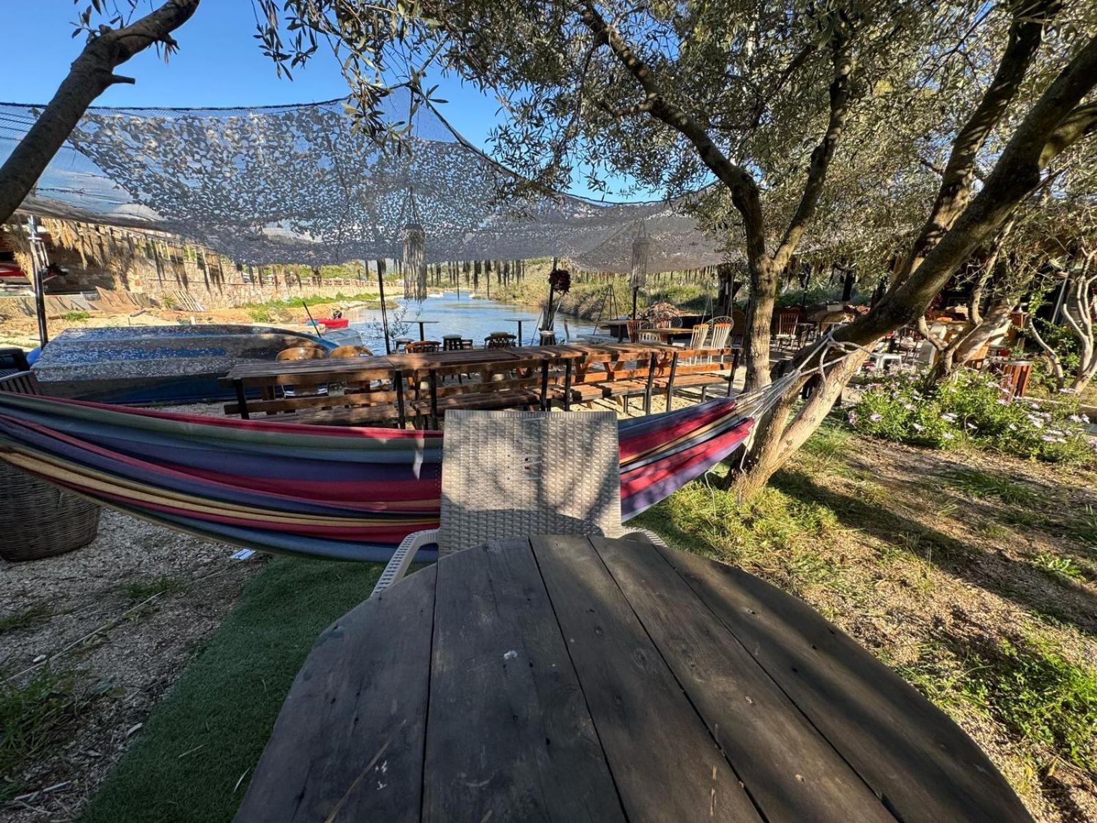 Garden Villa Lake Side & Glamping クサミル エクステリア 写真