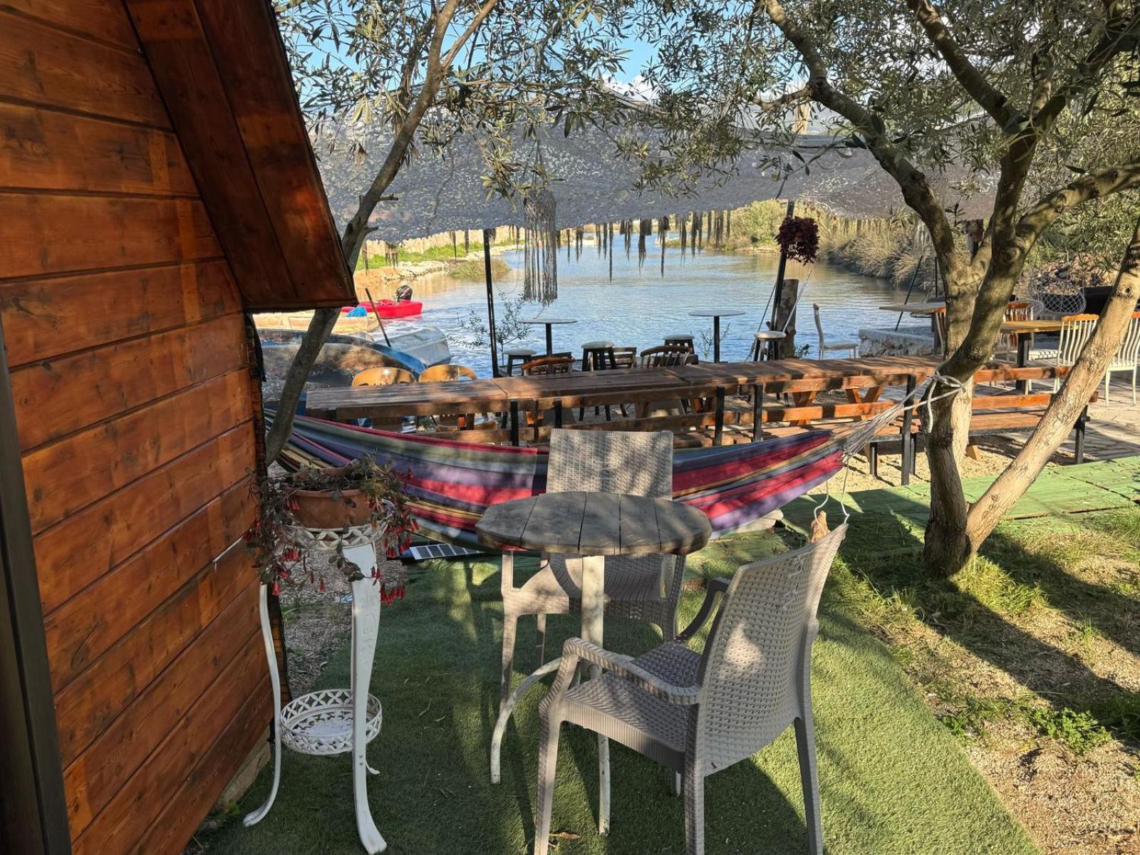 Garden Villa Lake Side & Glamping クサミル エクステリア 写真