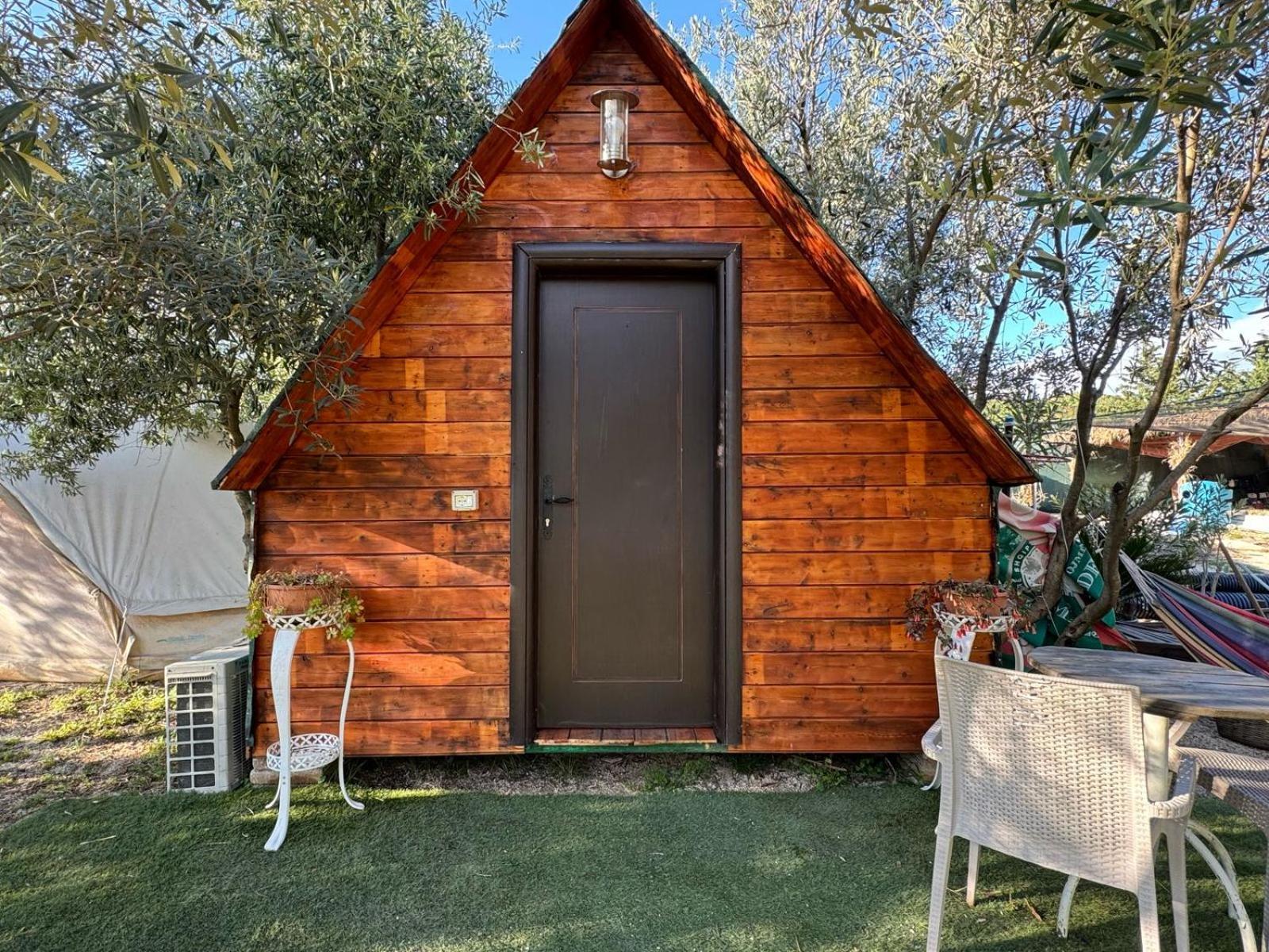 Garden Villa Lake Side & Glamping クサミル エクステリア 写真